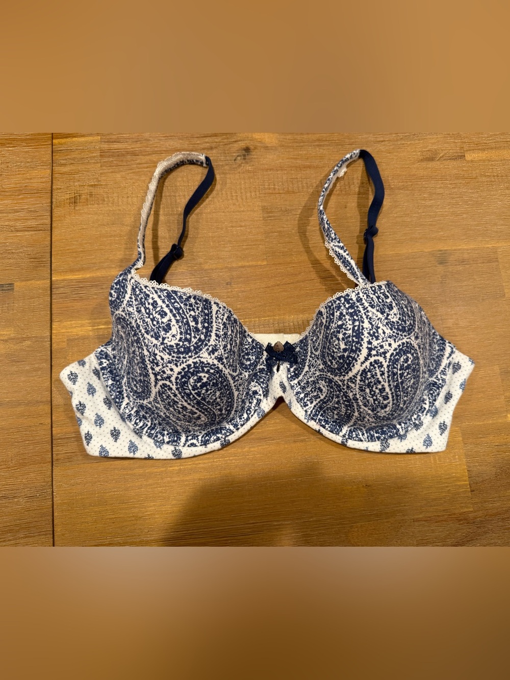 Victoria's Secret Navy & White Paisley Underwire Bra
